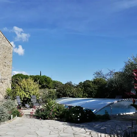 L'enclos بيت للعطل